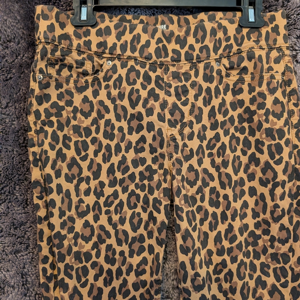 Signature by Levi Strauss Leopard Print High Rise Jeans - Picture 4 of 9